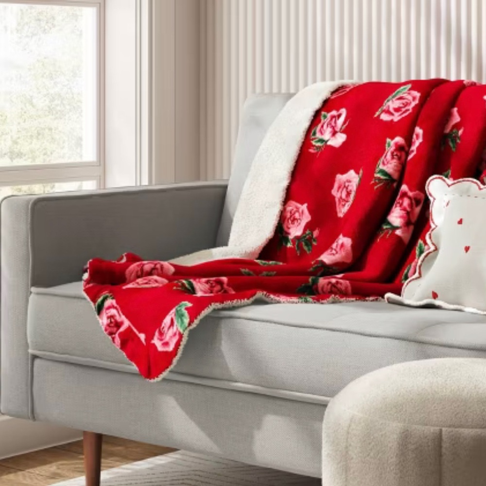 Rose Printed Plush Throw w/Faux Shearling Reverse & Ruffled Trim Red - Threshold - Picture 2 of 9